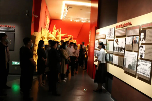平?jīng)鲢垂军h委組織各支部開(kāi)展“重溫歷史、砥礪前行”(圖2)