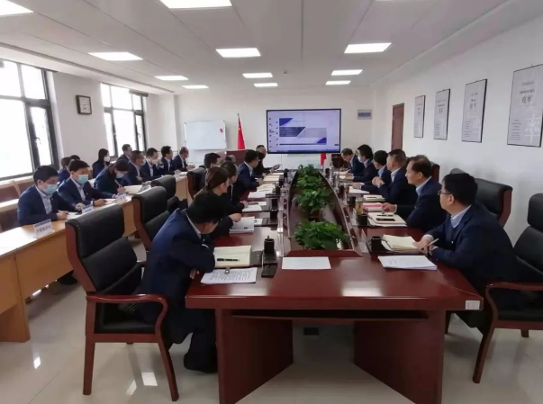 市產(chǎn)投集團召開黨委理論中心組集體學(xué)習(xí)會議(圖2) 市產(chǎn)投集團召開黨委理論中心組集體學(xué)習(xí)會議(圖2)